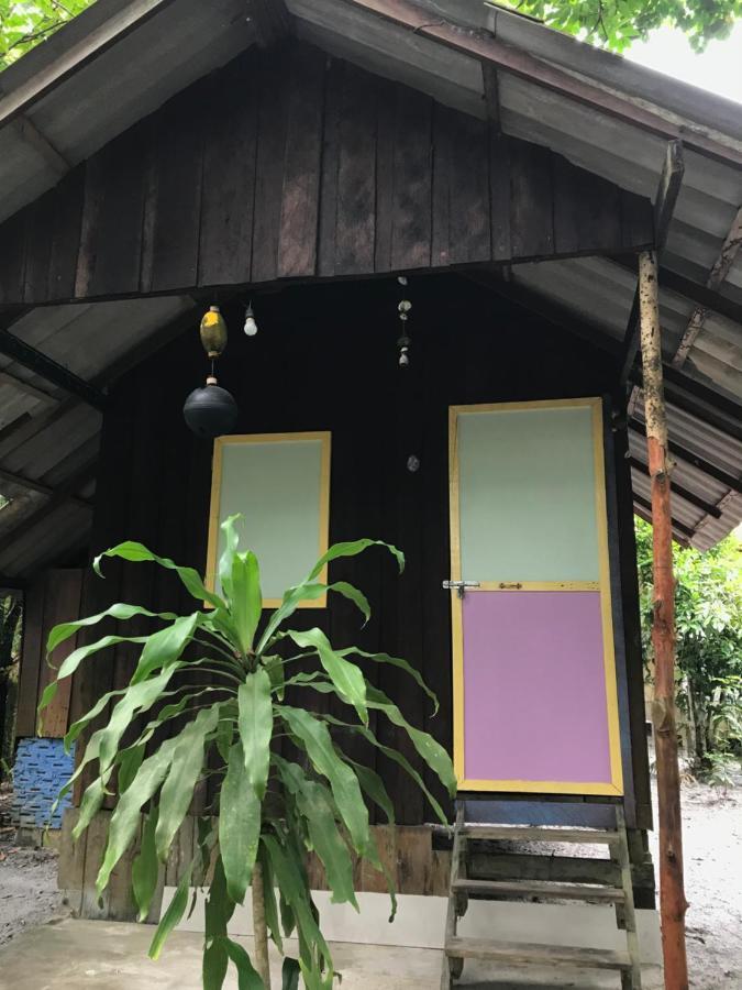 Rasta Baby Bar & Bungalows - Suitable For Young Travelers Koh Phayam Exterior photo